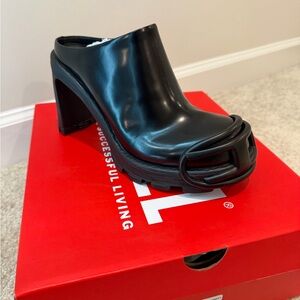 Diesel Women’s D-Hammer Leather boots/mules